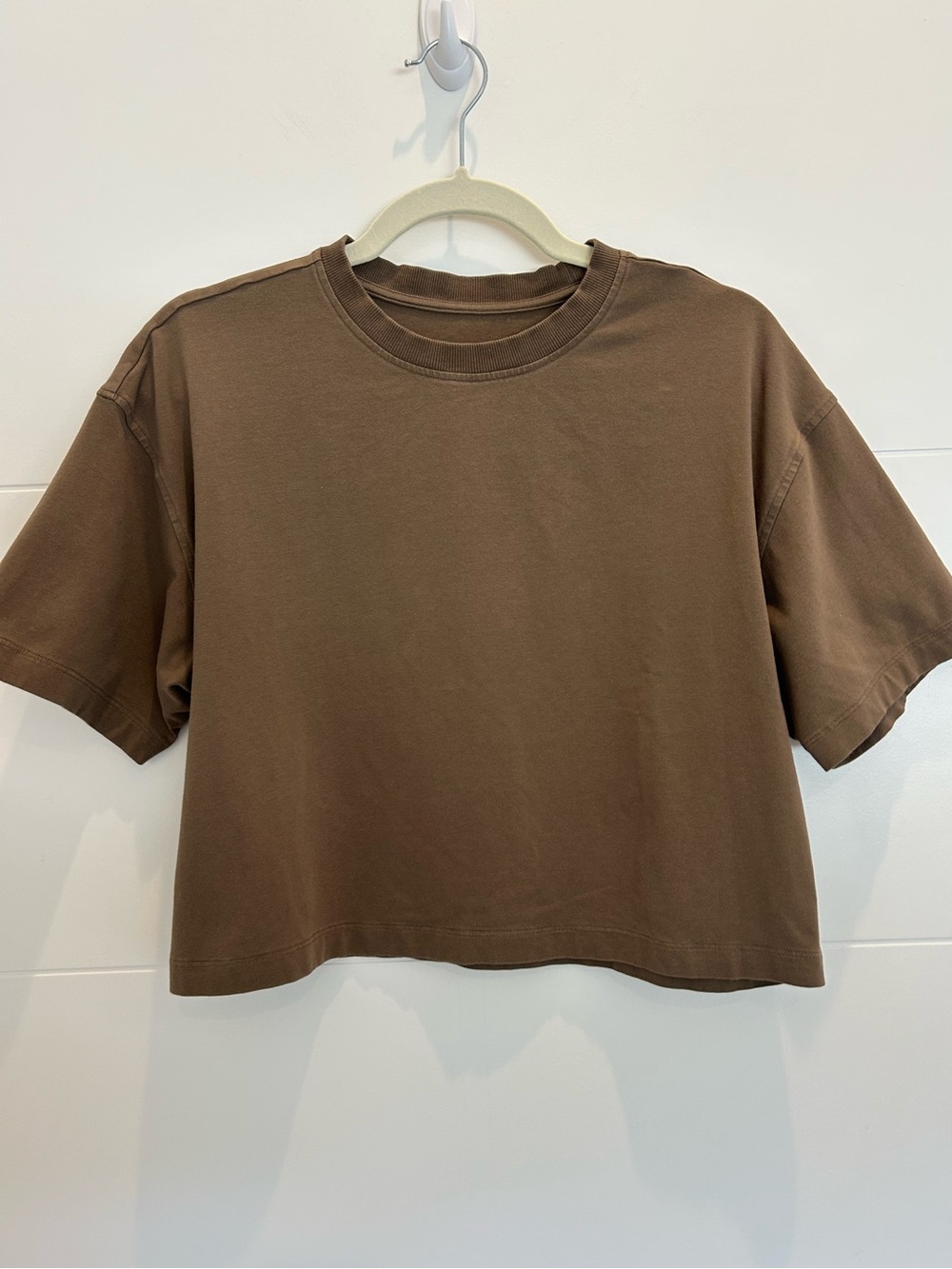 FLEO Boxy Cropped Tee Brown Size Medium